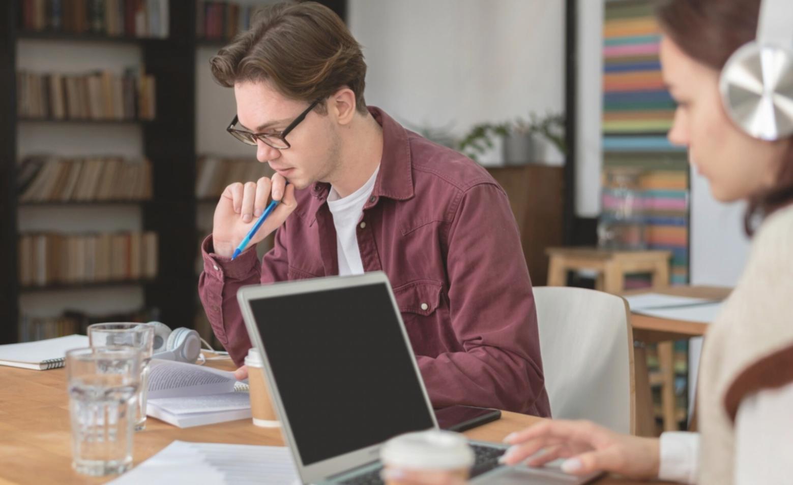 Biroul nostru din Odorheiu Secuiesc - un spațiu cald și primitor pentru întâlniri personale